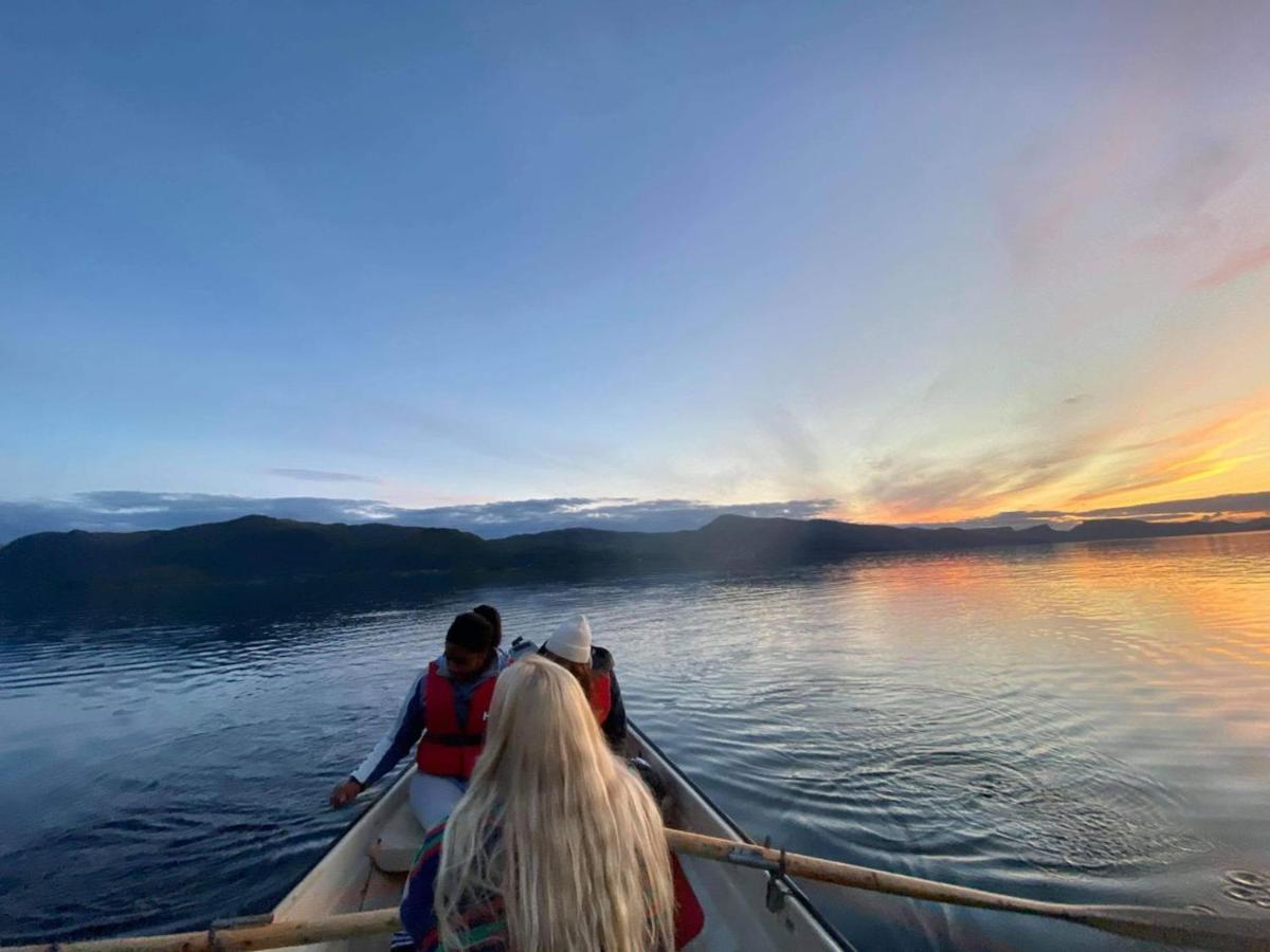 Smastranda Fjord Lodge Aheim Экстерьер фото
